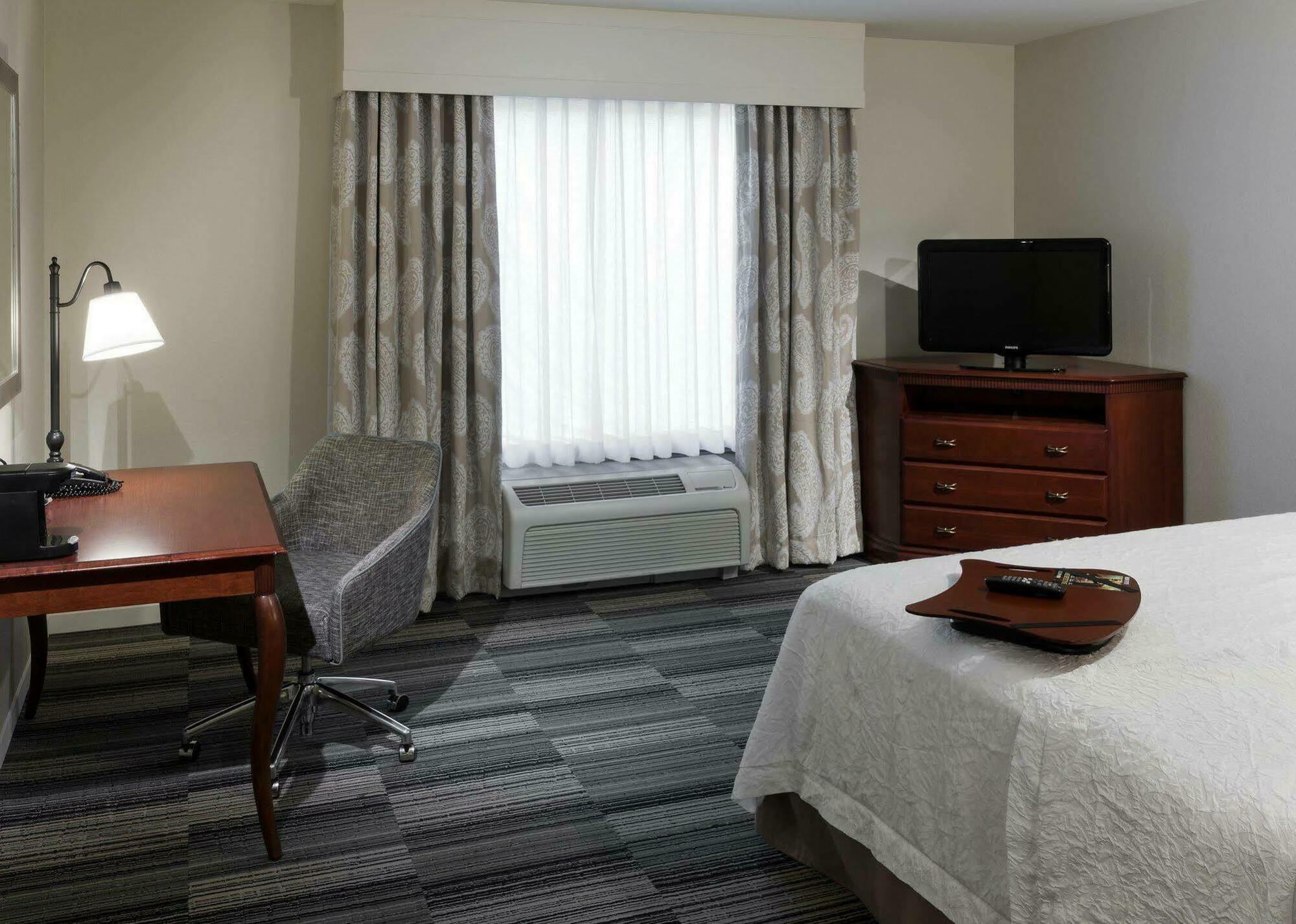 Hampton Inn & Suites Westford-Chelmsford Eksteriør billede